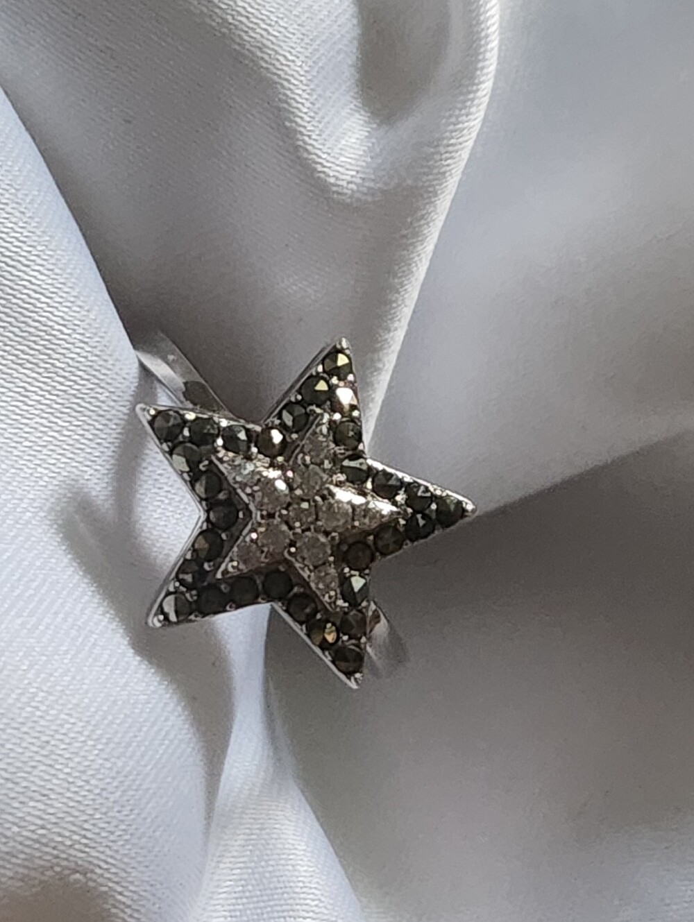 Star Pavé Silver Ring - Sparkling Star Design